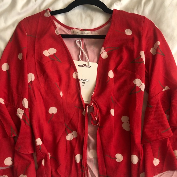 Robbi Cherry on Top Deep V Bell Sleeved Top - Picture 2 of 2